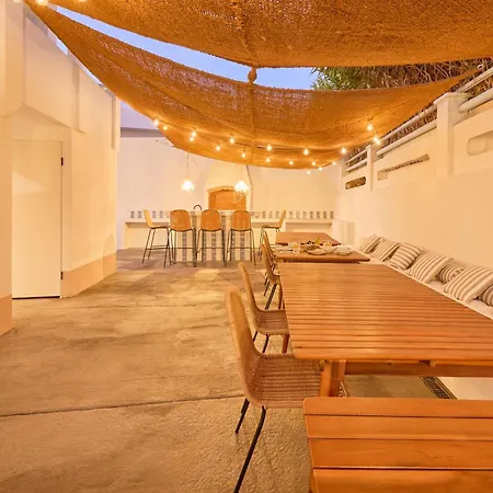 Wander Surf House Albergue *