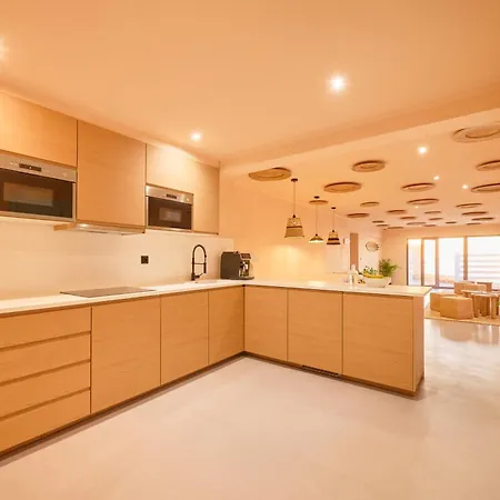 Wander Surf House Albergue