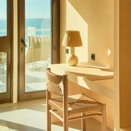 Wander Surf House Hostel