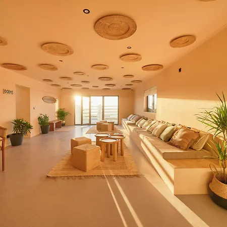 Hostel Wander Surf House *