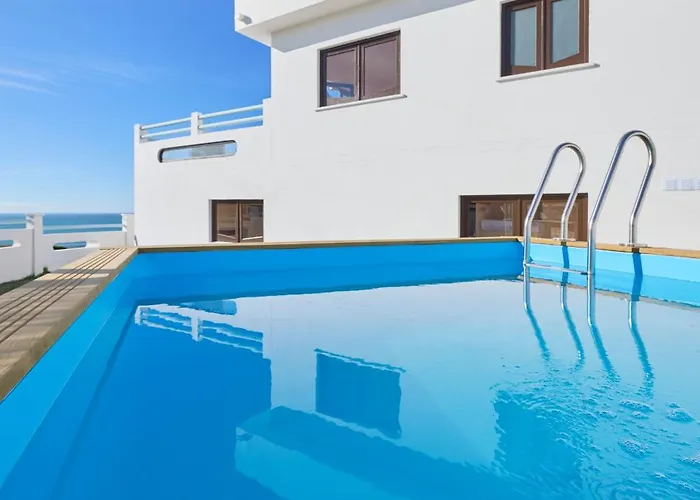 Wander Surf House Albergue