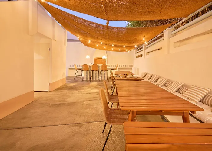 Wander Surf House 호스텔 *