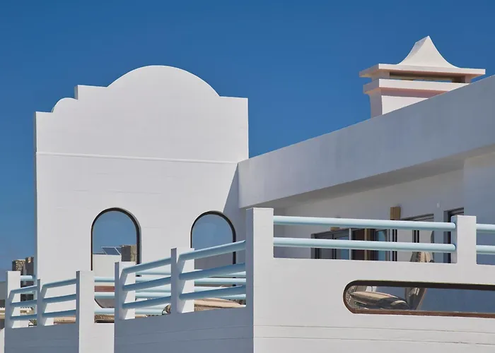 Wander Surf House Albergue *