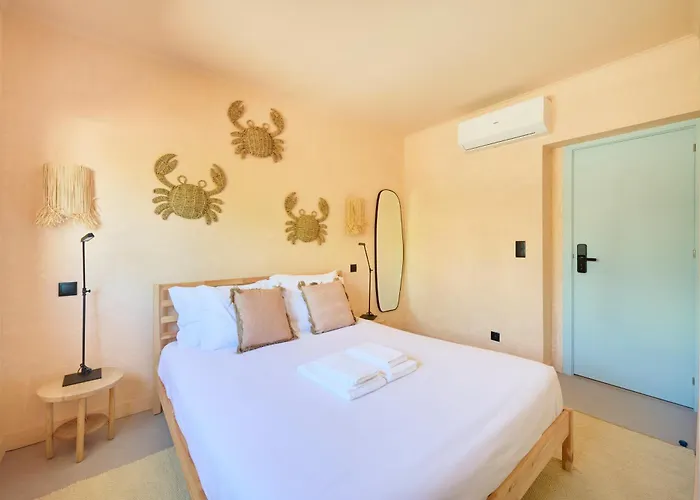 Wander Surf House 호스텔 *